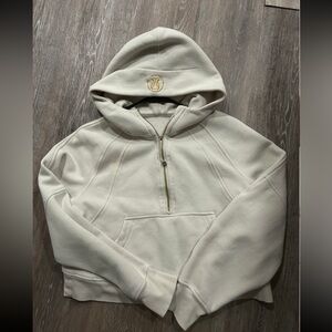 Lululemon scuba half zip sweatshirt.